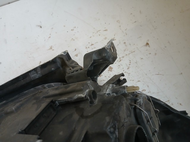 14486 Renault Clio III. 2007-2014 Bal első Lámpa Fényszóró