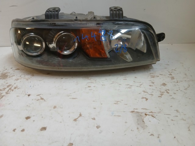 14488 Fiat Punto II. 1999-2003 1999-2003 Lámpa , Fényszóró Használt Jobb első