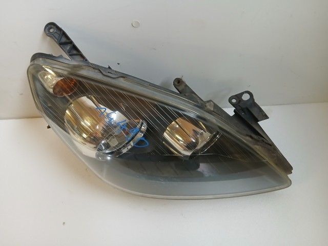 14490 Opel Zafira B 2005-2014 2005-2014 Lámpa , Fényszóró Használt Jobb első