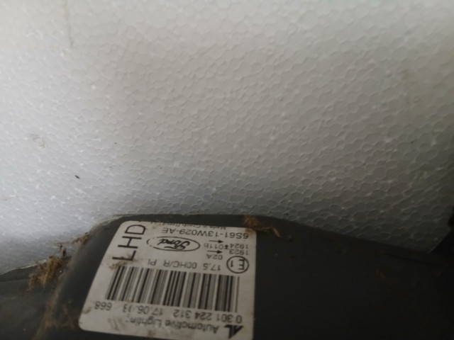 14495 Ford Fiesta v 2004-2008 Jobb első Lámpa Fényszóró