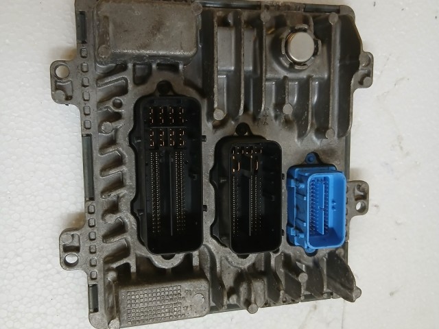 Opel Astra J B16dtl Generátor