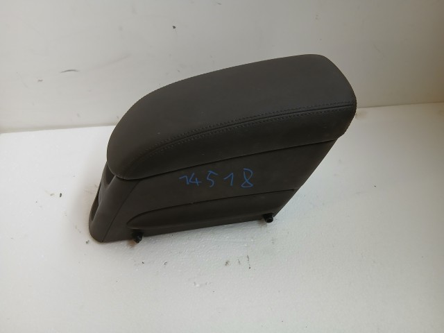 Opel Meriva B 2010-2017 Könyöklő Használt bőr Barna 