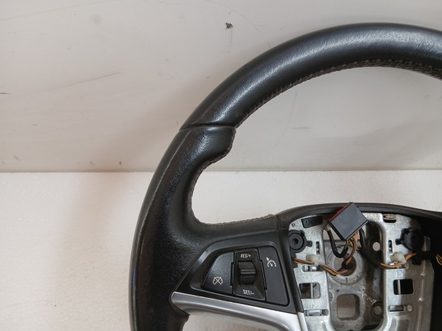 Opel Astra J 2009-2015 Kormánykerék Használt Fekete multikormányos bőr  