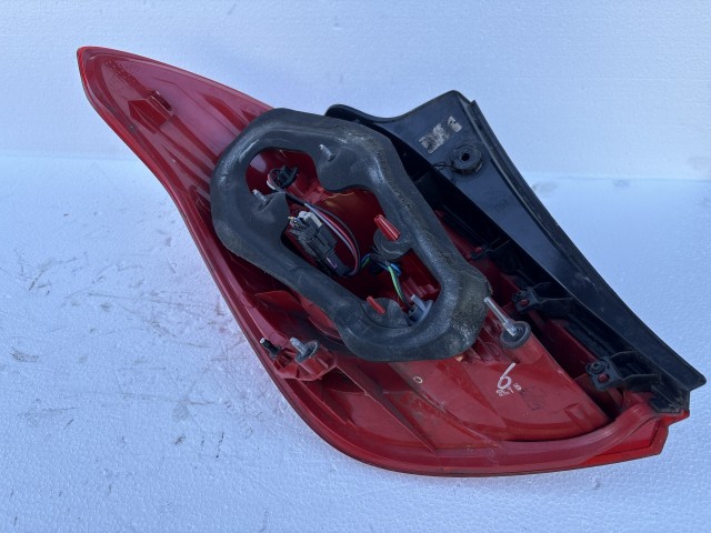 14712 Opel Mokka 2012-2019  Jobb hátsó Lámpa Fényszóró