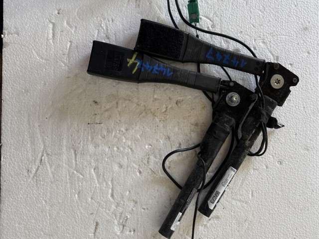 Opel Corsa E Első Övfeszítő pár