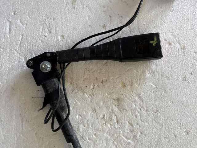 Opel Corsa E Első Övfeszítő pár