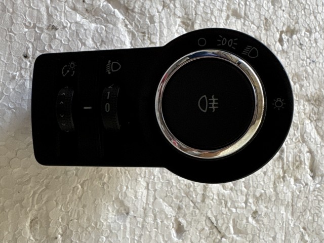 Opel Astra J 2009-2015 Világítás kapcsoló Használt