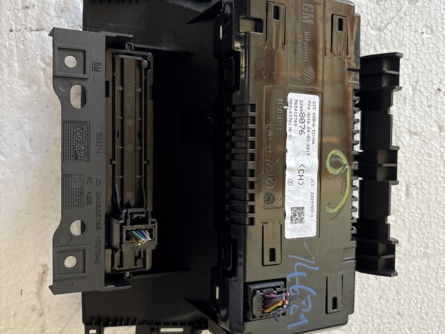 Opel Astra J 2009-2015 Infócenter, Közép kijelző Használt