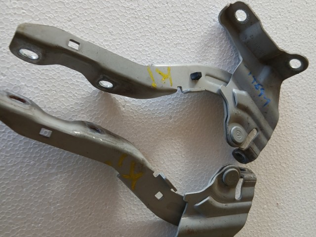 Kia Ceed I. 2006-2009 2006-2009 Motorháztető zsanér ezüst 