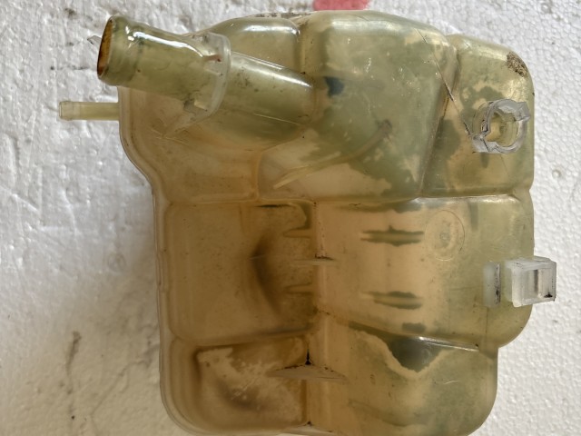 Opel Astra J 2009-2015 Kiegyenlítő tartály Használt   