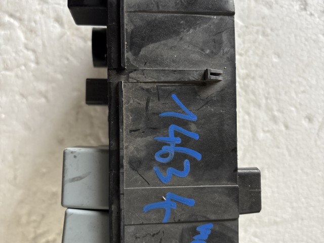 Opel Mokka 2012-2019 Motortéri biztosítéktábla Használt