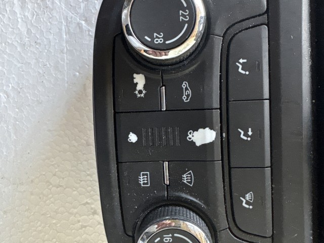 Opel Mokka 2012-2019 Közép konzol Használt