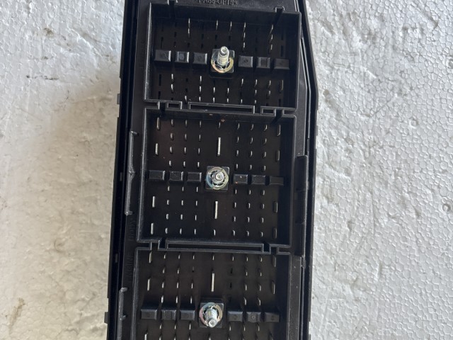 Opel Antara 2006-2015 Motortéri biztosítéktábla Használt