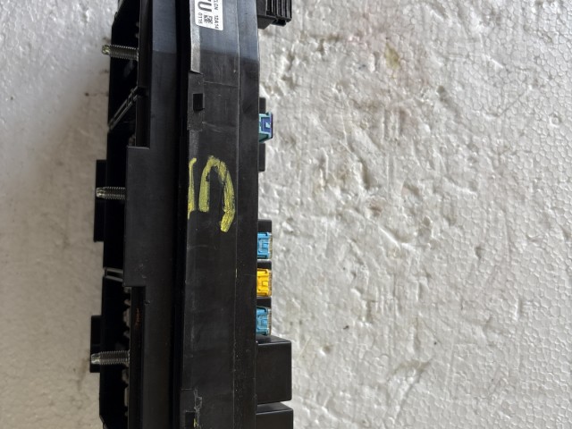 Opel Antara 2006-2015 Motortéri biztosítéktábla Használt