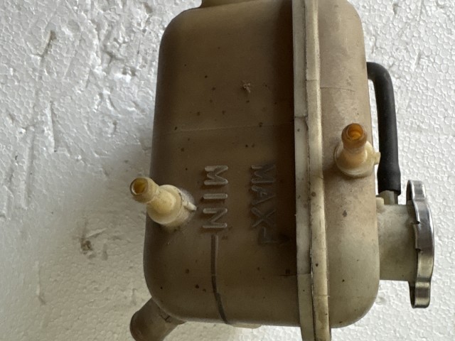 Kia Ceed I.  Kiegyenlítő tartály