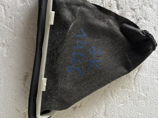 Opel Astra J 2009-2015 Kézifék szoknya Használt