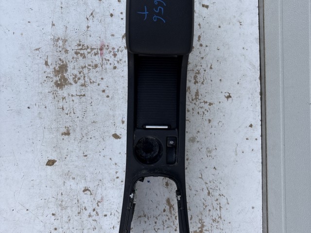 Opel Astra K 2015-2021 Könyöklő Használt bőr Fekete  