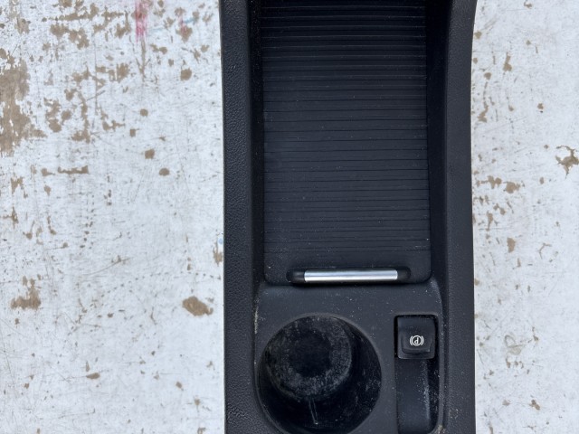 Opel Astra K 2015-2021 Könyöklő Használt bőr Fekete  