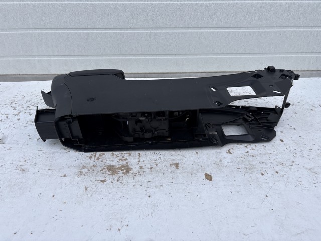 Opel Astra K 2015-2021 Könyöklő Használt bőr Fekete  