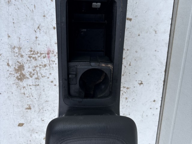 Opel Antara 2006-2015 Könyöklő Használt bőr Fekete 