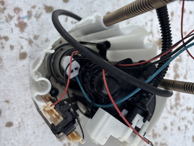 Opel Astra J 1.6 Benzin Üzemanyag szivattyú