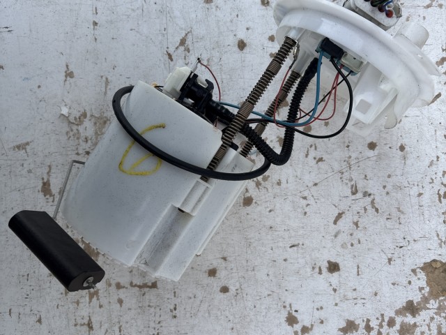 Opel Astra J 1.6 Benzin Üzemanyag szivattyú