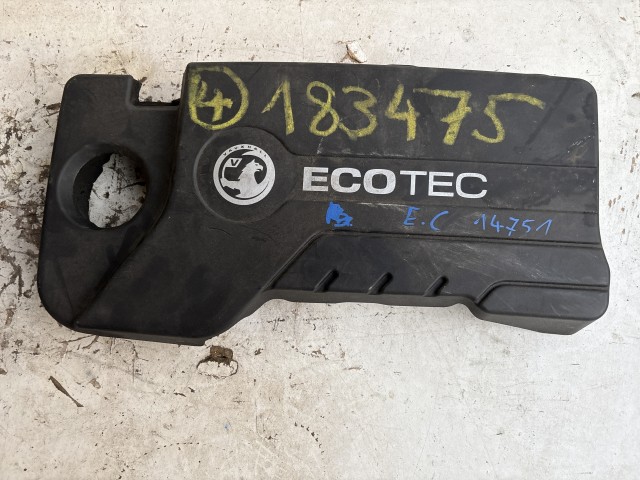 Opel Corsa E 1.3 cdti Motorburkolat