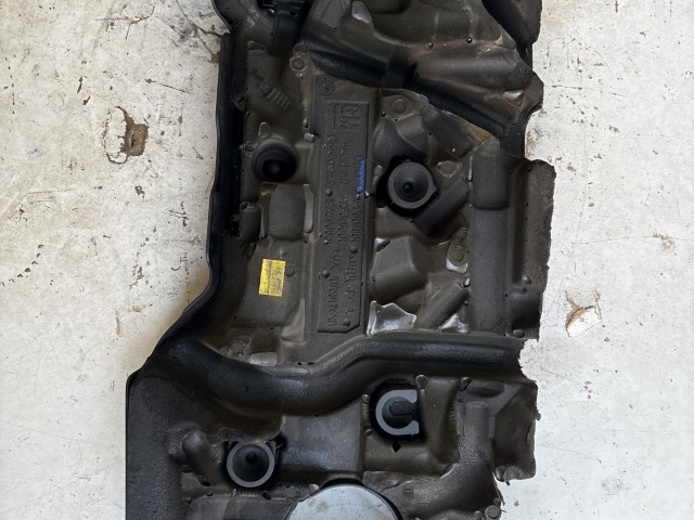 Opel Corsa E 1.3 cdti Motorburkolat