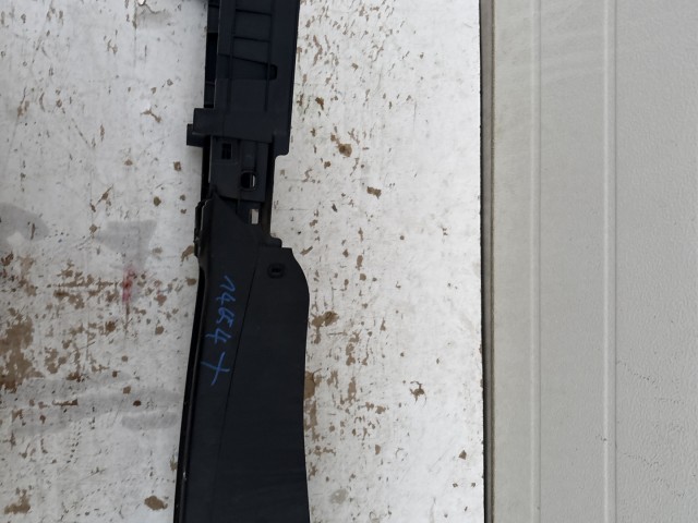 Opel Corsa E középbox Fekete