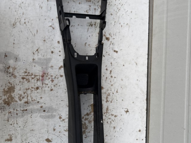 Opel Corsa E középbox Fekete