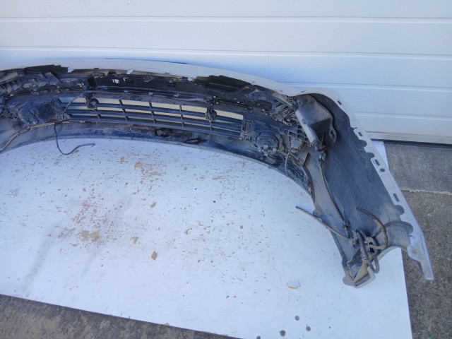 14602 Renault Laguna III. 2008-2015 Első Lökhárító Ezüst mosós xenonos