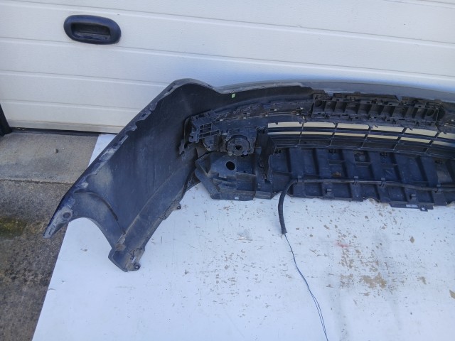 14603 Renault Laguna III. 2008-2015 Első Lökhárító Használt Fekete