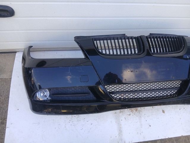 14605 BMW 3 E90 2005-2011 első Lökhárító Használt Fekete