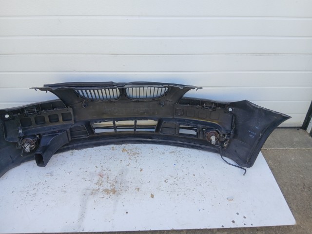 14620 BMW 5 E60 2003-2010 első Lökhárító Fekete