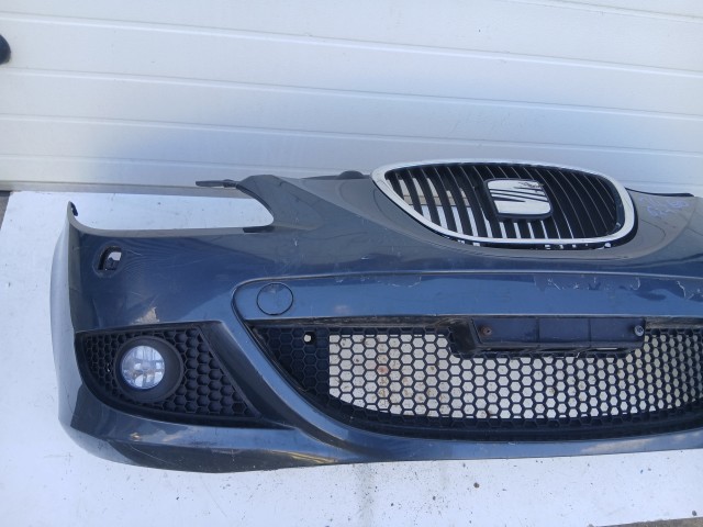 14640 Seat Altea 5P 2004 első  Lökhárító Használt Grafit