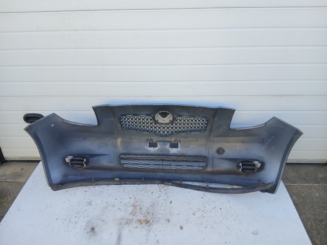 14643 Toyota Yaris II. 2005-2011 első Lökhárító Ezüst