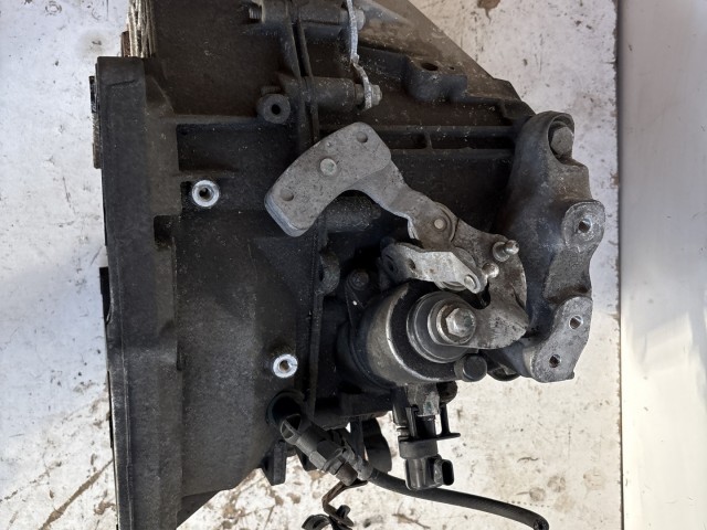 Opel Astra J 2009-2015 2.0 Cdti Váltó f40 gm 55564375