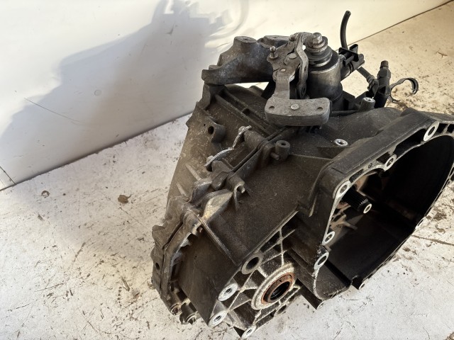 Opel Astra J 2009-2015 2.0 Cdti Váltó f40 gm 55564375