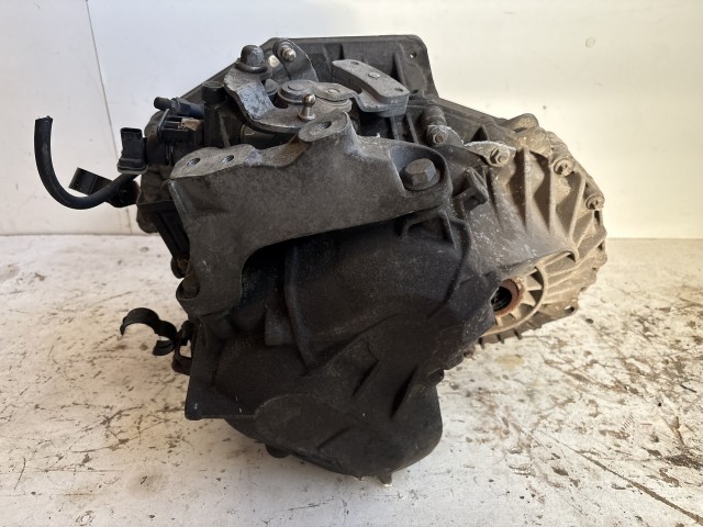 Opel Astra J 2009-2015 2.0 Cdti Váltó f40 gm 55564375