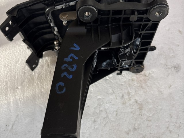 Opel Zafira B 2005-2014 Váltókulissza Váltókar 5 sebbeséges