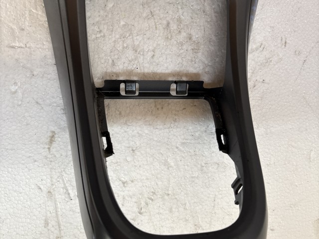 Opel Astra J 2009-2015 Közép konzol Használt