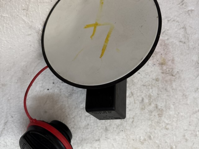 Opel Corsa E 2014-2019 Tankajtó Használt  fehér 5 ajtós