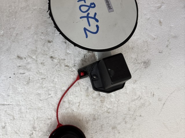 Opel Corsa E 2014- 2014-2019 Tankajtó Használt  fehér 3 ajtós