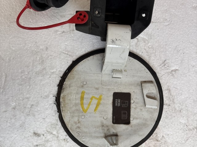 Opel Corsa E 2014- 2014-2019 Tankajtó Használt  fehér 3 ajtós