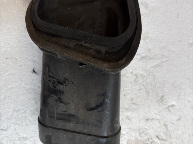 Opel Astra J 2009-2015 rezonátor ház