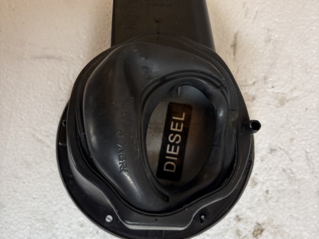 Kia Ceed I. 2006-2009 2006-2009 Tankajtó Használt  ezüst 