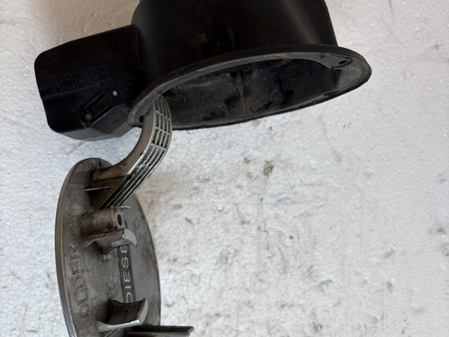 Kia Ceed I. 2006-2009 2006-2009 Tankajtó Használt  ezüst 