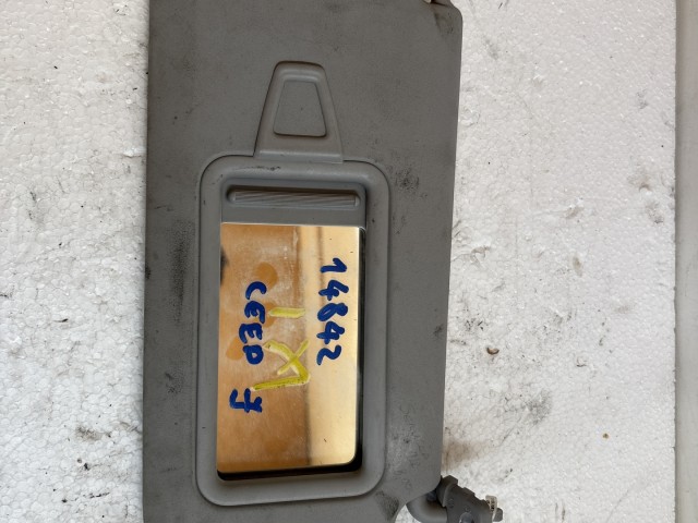 Kia Ceed I. 2006-2009 2006-2009 Napellenző Használt szürke tükrös jobb