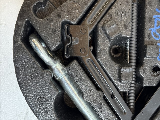 Opel Astra J 2009-2015 emelő szett kerékemelő készlet