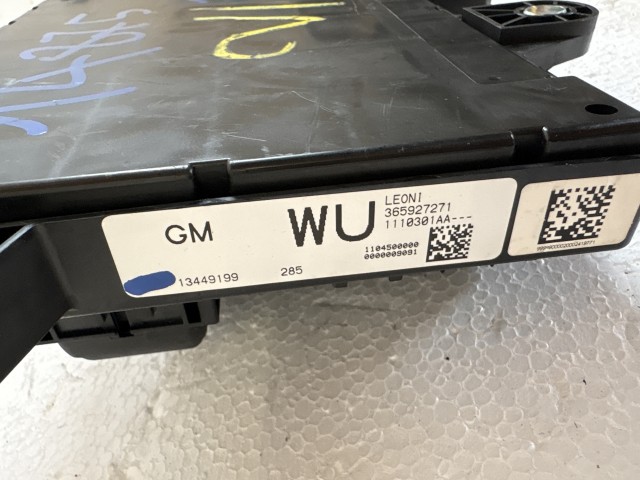 Opel Astra J 2009-2015 Csomagtér Biztosítéktábla